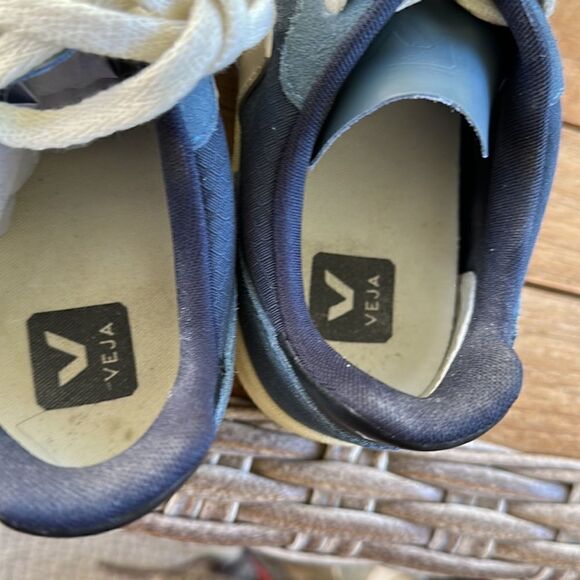 Veja Men’s V-10 Mesh Sneakers EU40/US7 - Picture 5 of 9